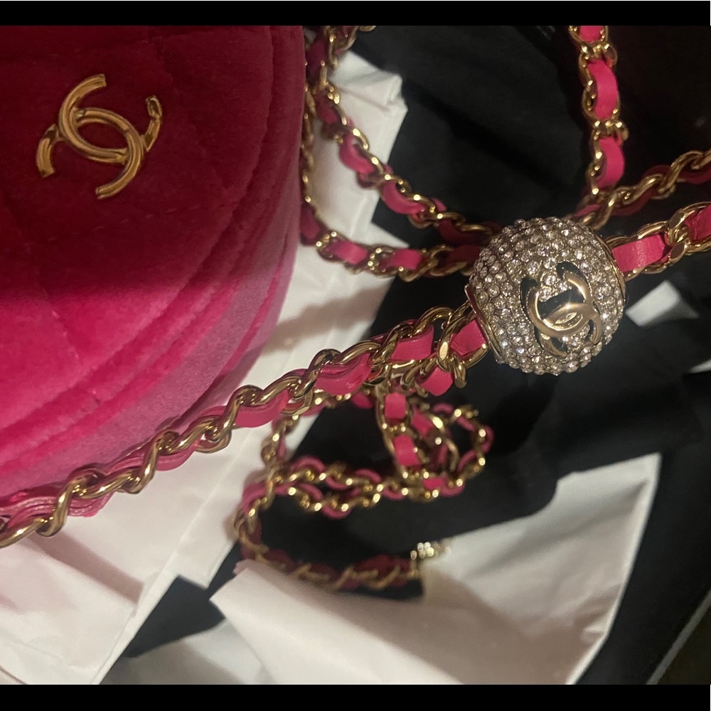 New Chanel pearl crush velvet bag - Picture 11 of 12